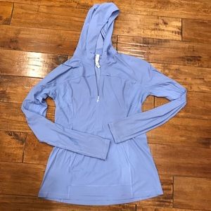 Lululemon women’s lavender activewear pullover